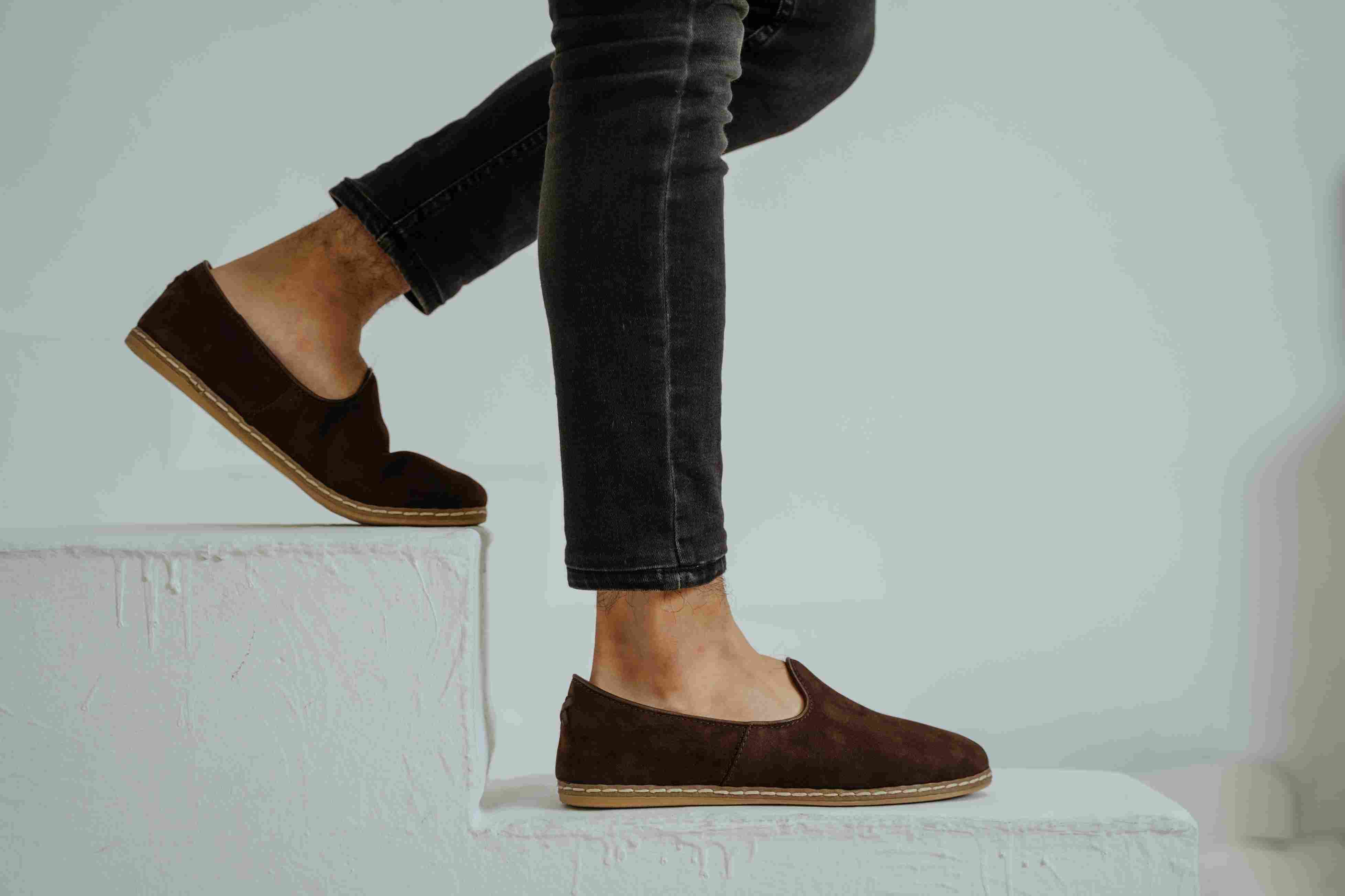Slip on. Sepatu tanpa tali. Slip on nyaman untuk jalan-jalan.