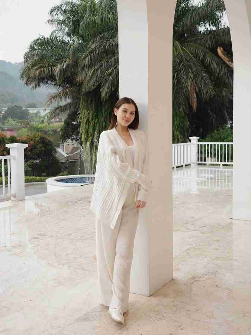  OOTD Hijab Untuk Ibu Hamil, gaya stylish ibu hamil, outfit berhijab 