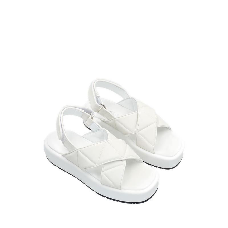 sandal tinggi wanita