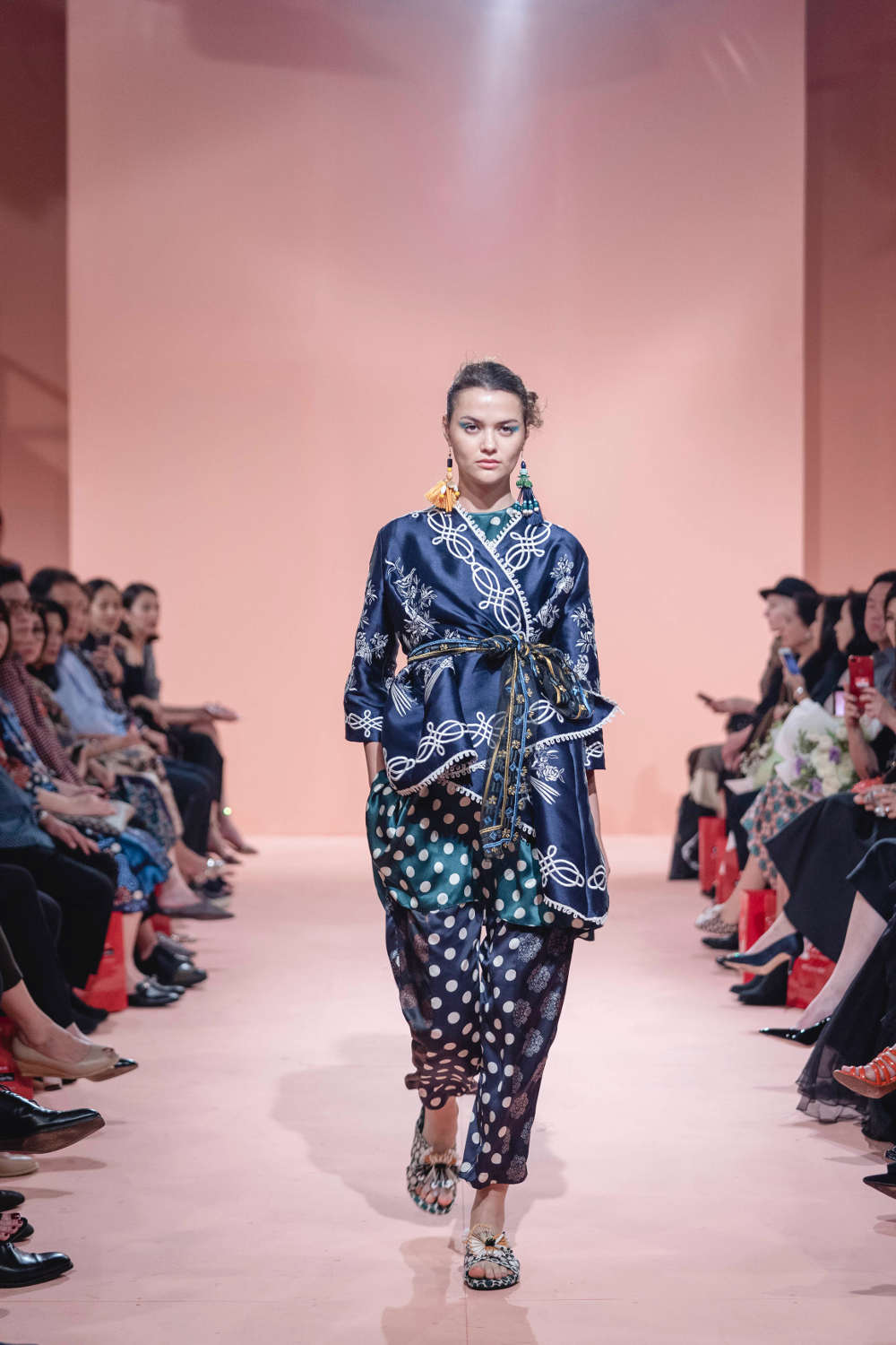 Koleksi spring summer 2019 Biyan Studio 133