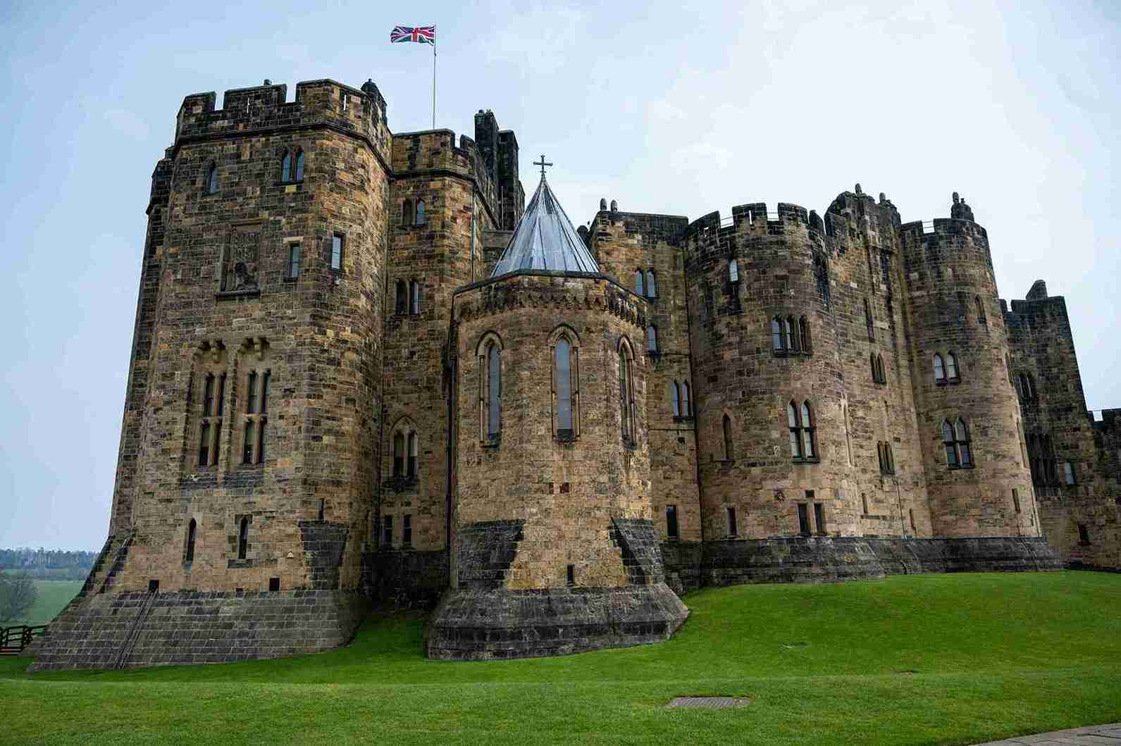 (Alnwick Castle, Inggris. Foto: Dok. Swati Kedia/unsplash)