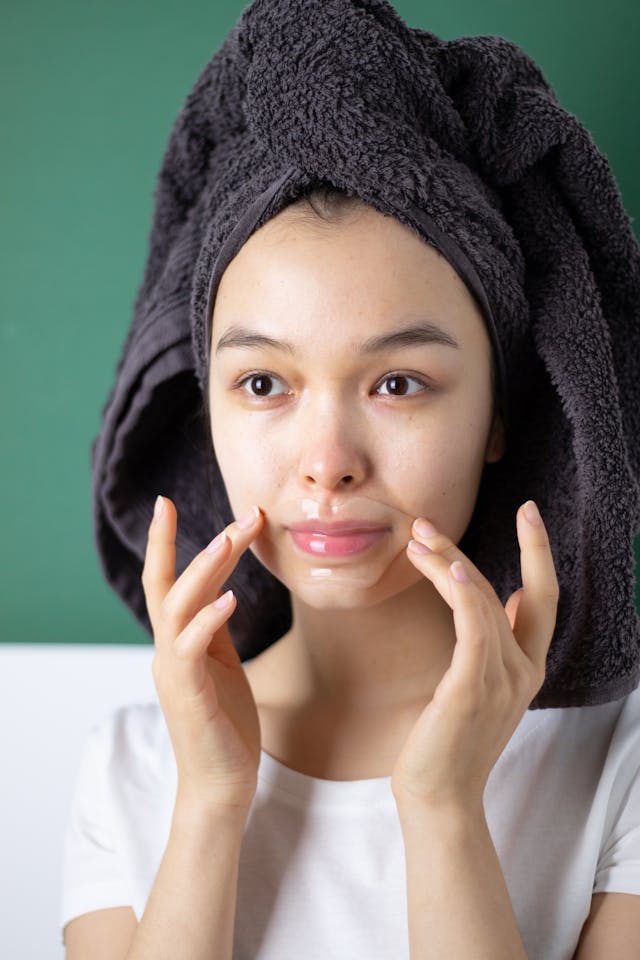 urutan lip care, kesehatan bibir, lip serum, lip balm