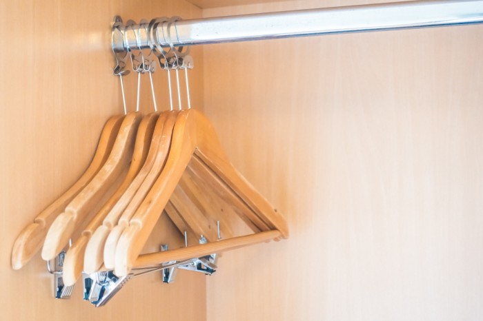 Berikan ruang untuk menggantung jaket kulit