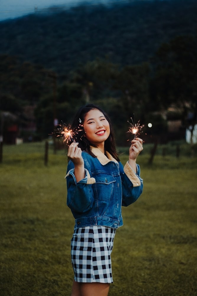 zodiak wanita yang mudah jatuh cinta