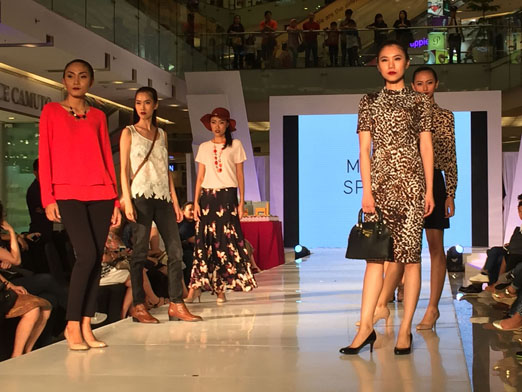 Keseruan Hari Kedua Surabaya Fashion Week 2015