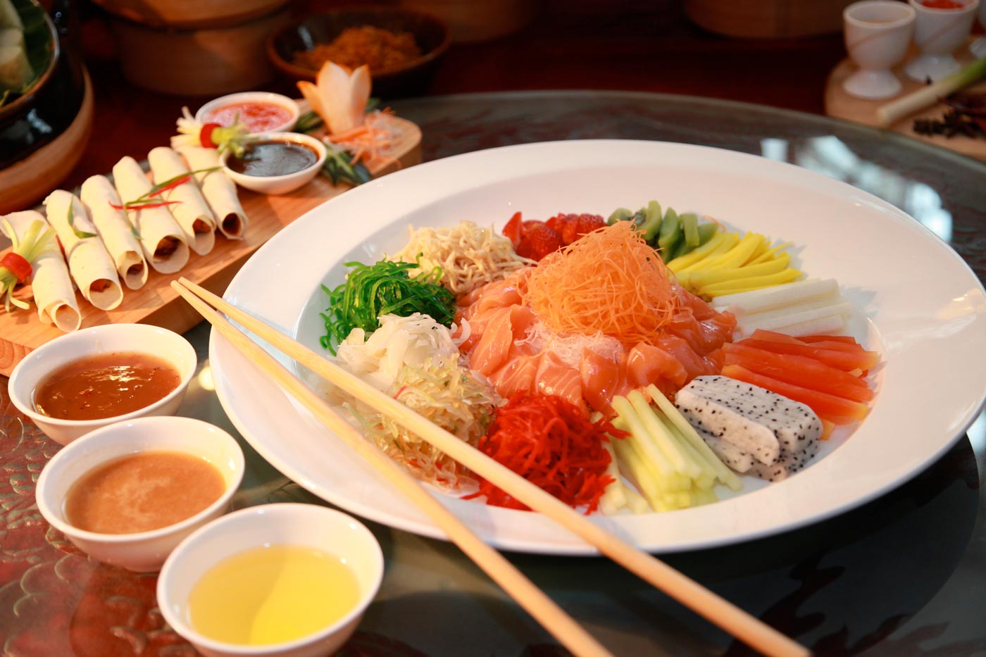 Sajian Buffet Mewah untuk Tahun Baru Imlek