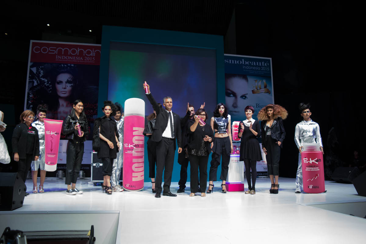 Peluncuran Pink Up dari Puspita Martha International Beauty School