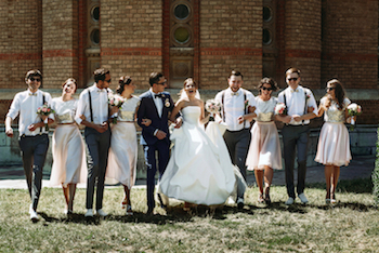 Cara Membuat Bridesmaid dan Groomsmen Kompak