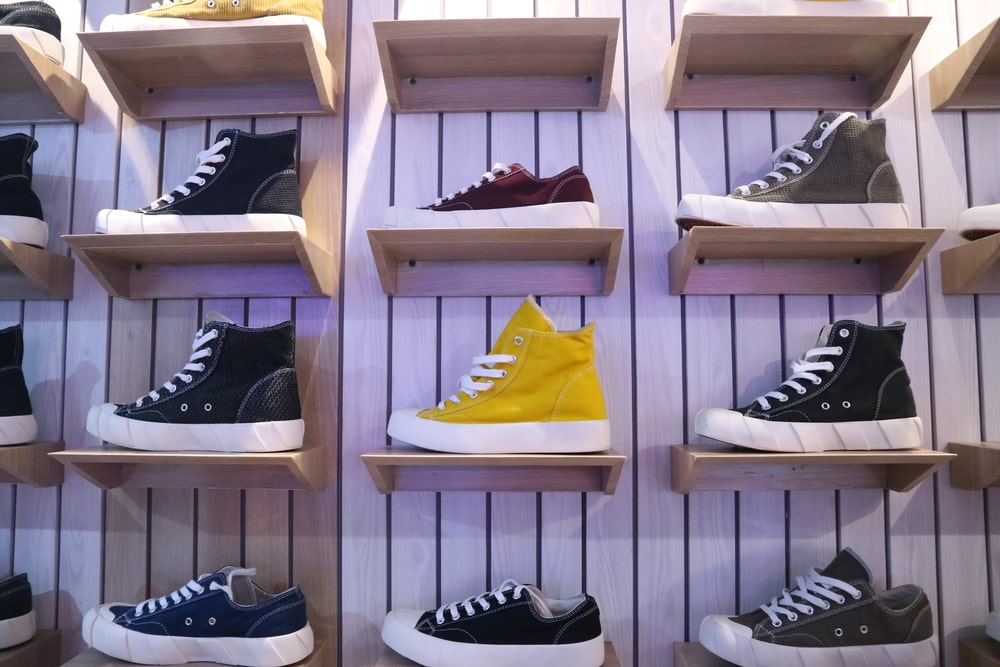 10 Rekomendasi Sepatu Brand Lokal yang Kini Populer