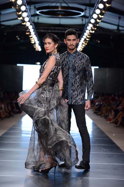 Alleira Batik Adakan Fashion Show Tahunan