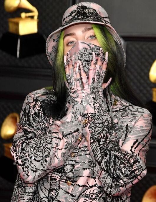 Busana Billie Eilish Jadi Sorotan di Grammy Awards 2021