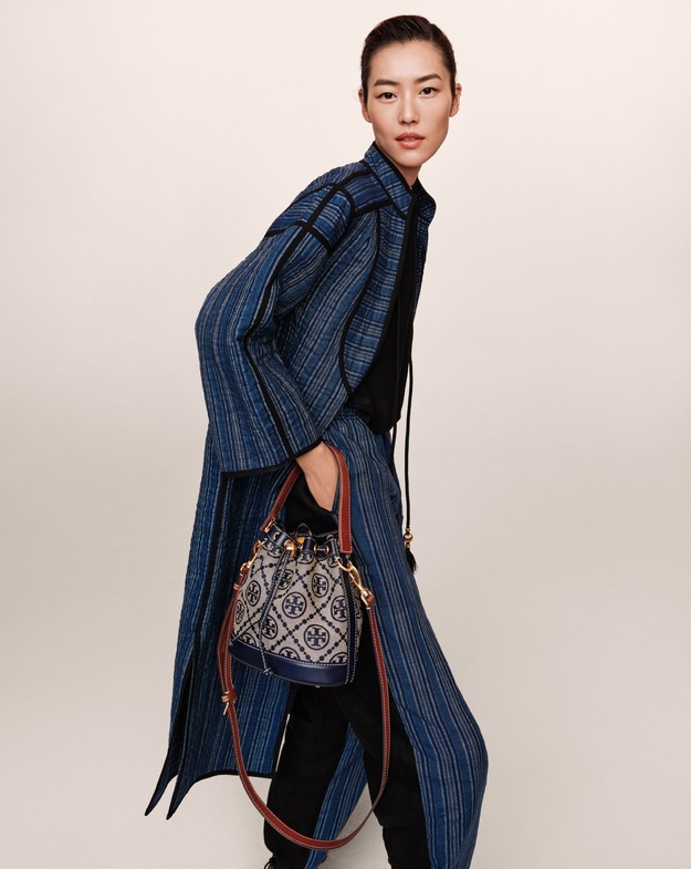 Debut T Monogram Tory Burch dalam koleksi Spring/Summer 2021