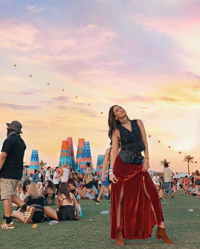 Intip Gaya Seru Luna Maya Saat Menghadiri Coachella