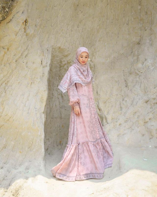 Inspirasi Tampil Stylish Dengan Baju Gamis Ala Selebritas