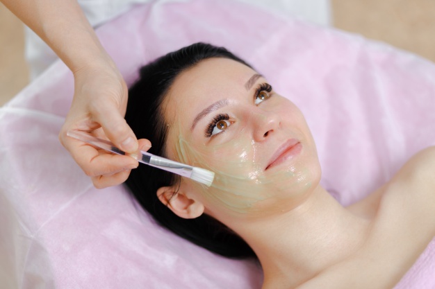 cara memutihkan kulit wajah secara alami dengan cepat dan permanen