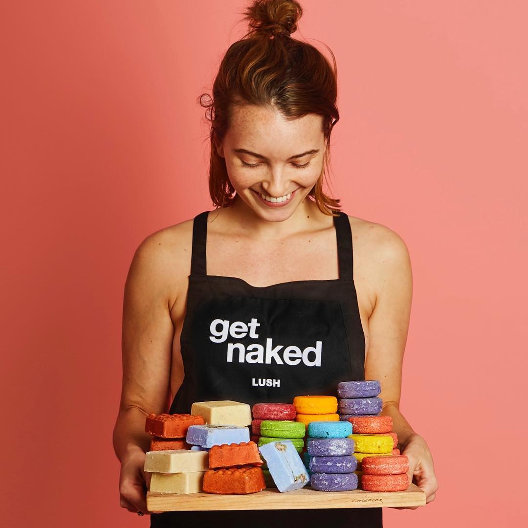 Pegawai Toko Lush Jualan Tanpa Busana