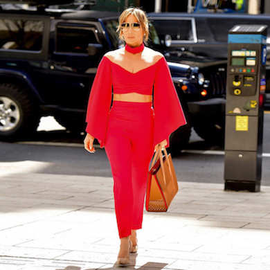 Spotted: Jennifer Lopez Mengenakan Balmain