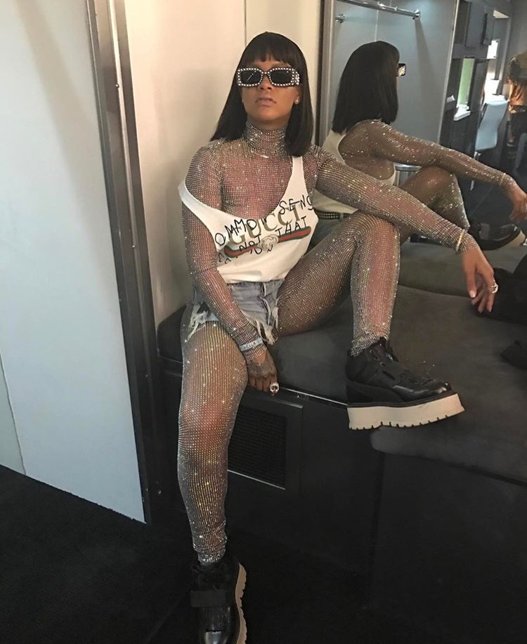 Spotted: Rihanna Mengenakan Gucci 