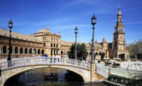 Serunya Menyaksikan Street Art di Sevilla, Andalusia