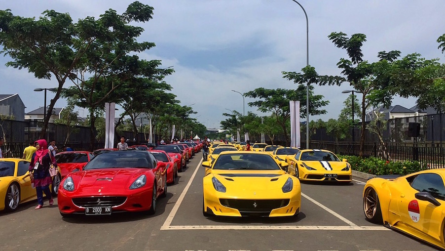 Parade 100 Mobil dalam Perayaan 70 Tahun Ferrari