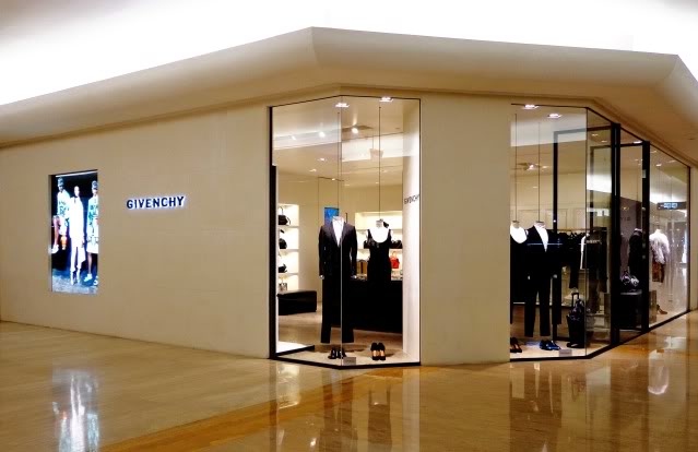 Butik Givenchy Terbaru