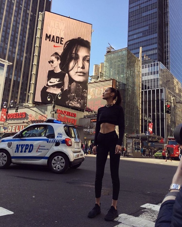 Bella Hadid Jadi Wajah Baru Nike