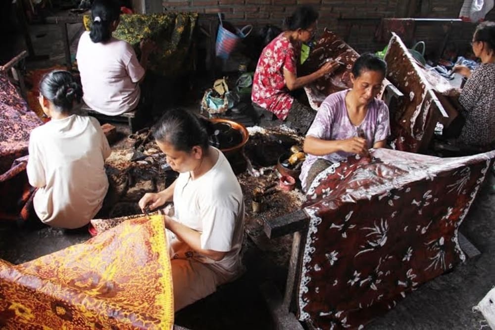 5 Cara Buat Merayakan 'Hari Batik Nasional'