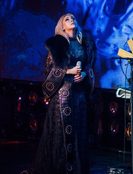 Spotted: CL Mengenakan Givenchy Haute Couture