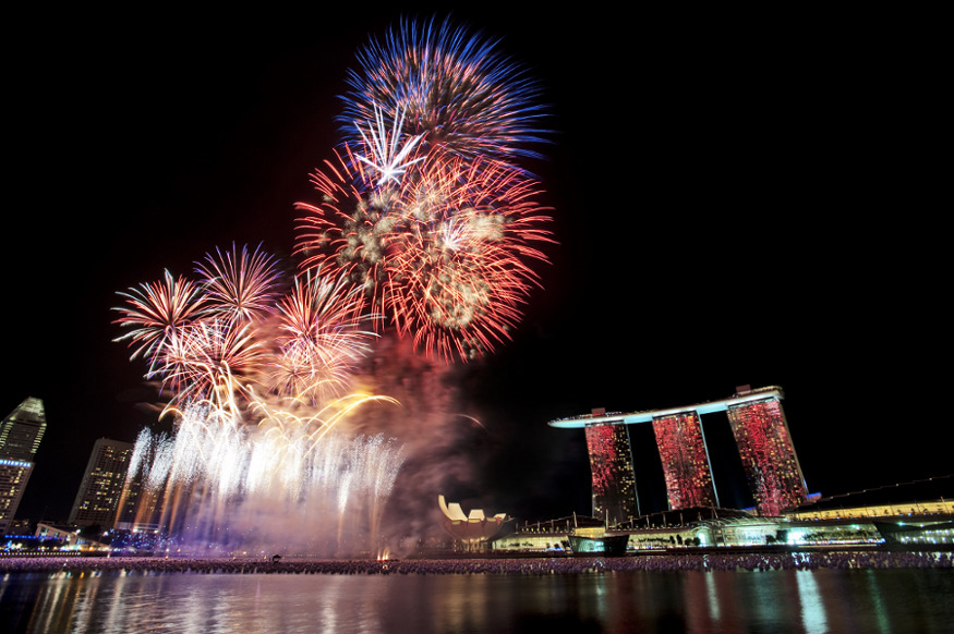 Pesta Akhir Tahun di Bawah Langit Singapura