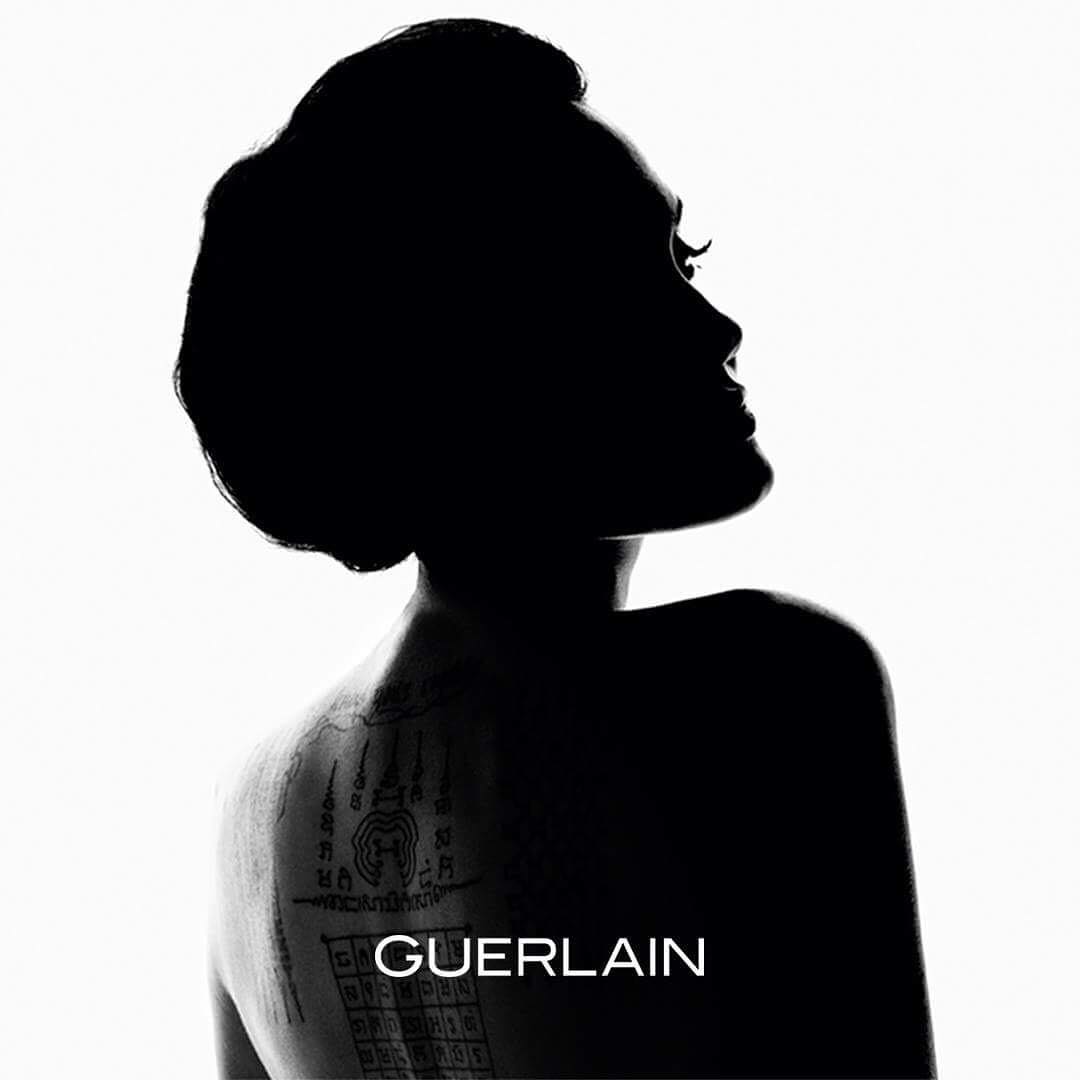 Angelina Jolie Menjadi Wajah Baru Untuk Parfum Guerlain