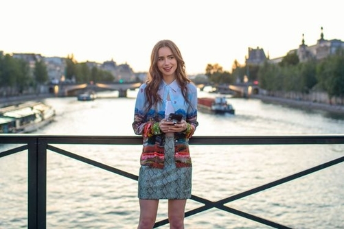 6 Fakta Menarik Di Balik Serial Emily in Paris