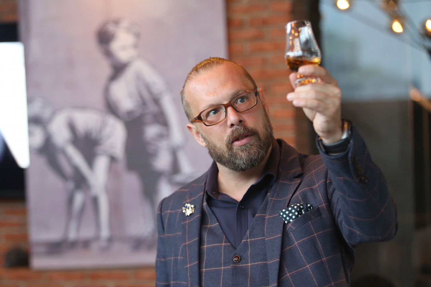 Auchentoshan Whisky Skotlandia Hadir di Flow Bar