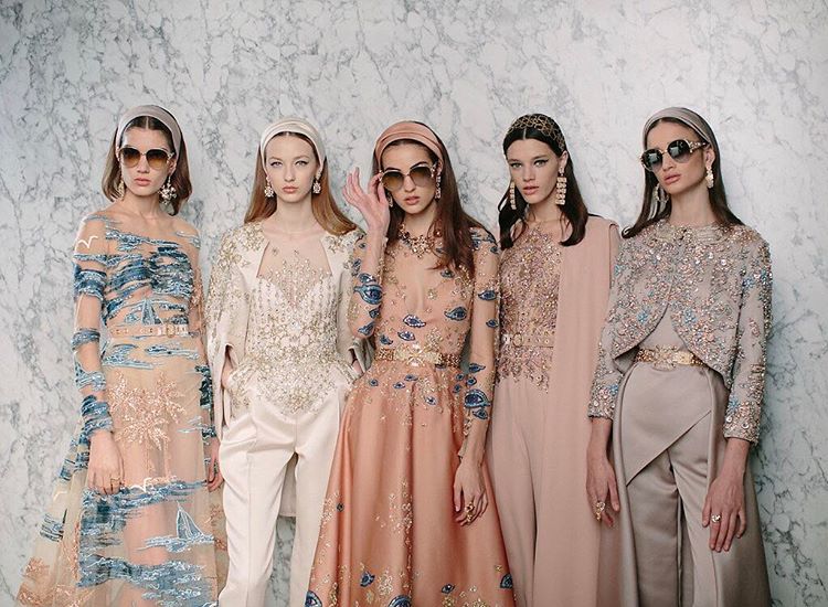 Elie Saab Hadirkan Koleksi Gaun Nuansa Mesir