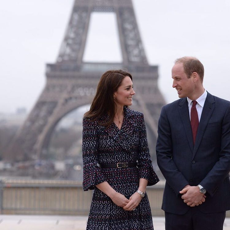 Spotted: Kate Middleton Mengenakan Chanel