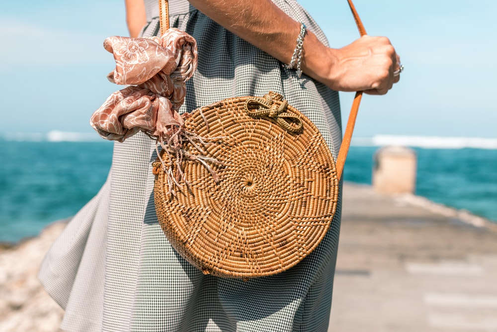 7 Tas Unik untuk Melengkapi 'Beach Look' Tahun Ini