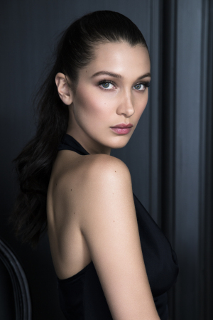 Debut Bella Hadid Sebagai Makeup Ambassador Dior