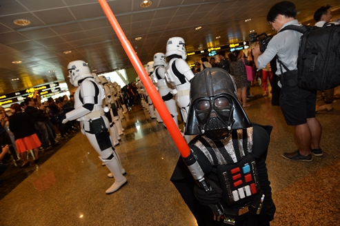 Mendaratnya Pesawat Star Wars di Singapura