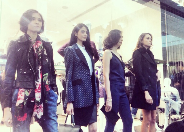 Koleksi Fall/Winter 2014 Nuansa Underground Dari Karen Millen