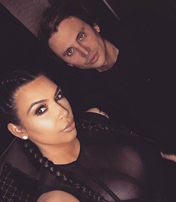 4 Tips Dapatkan Selfie Cantik Seperti Kim Kardashian