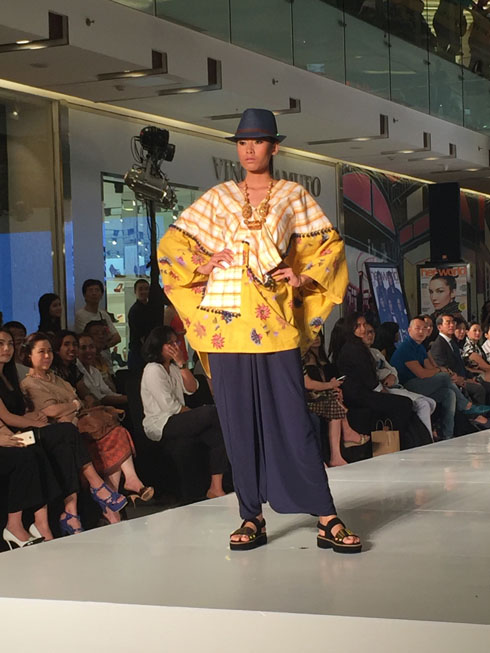 her world Surabaya Young Designers Ramaikan Panggung Surabaya Fashion Week 2015