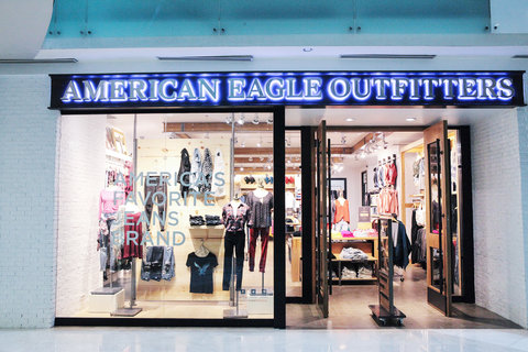 Gerai Kedua American Eagle Outfitters di Grand Indonesia