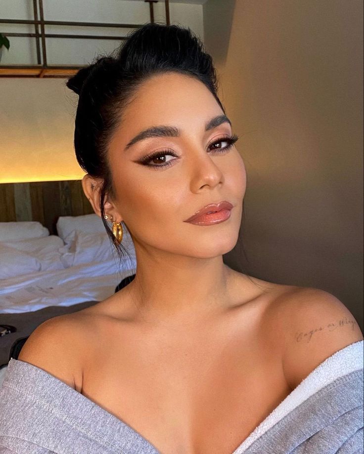 Suka Keliru? Ini Perbedaan dan Cara Pakai Contour vs Bronzer