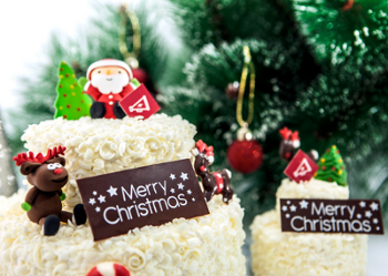 Mencicipi Lezatnya Kue di Perayaan Natal