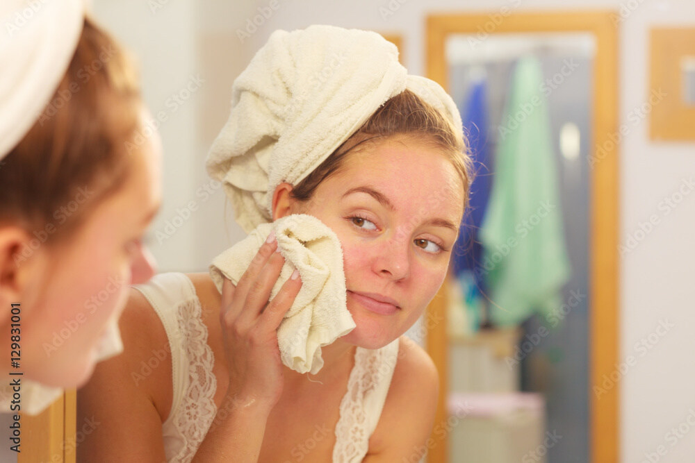 5 Cara Mudah Mencuci Wajah dengan Tepat