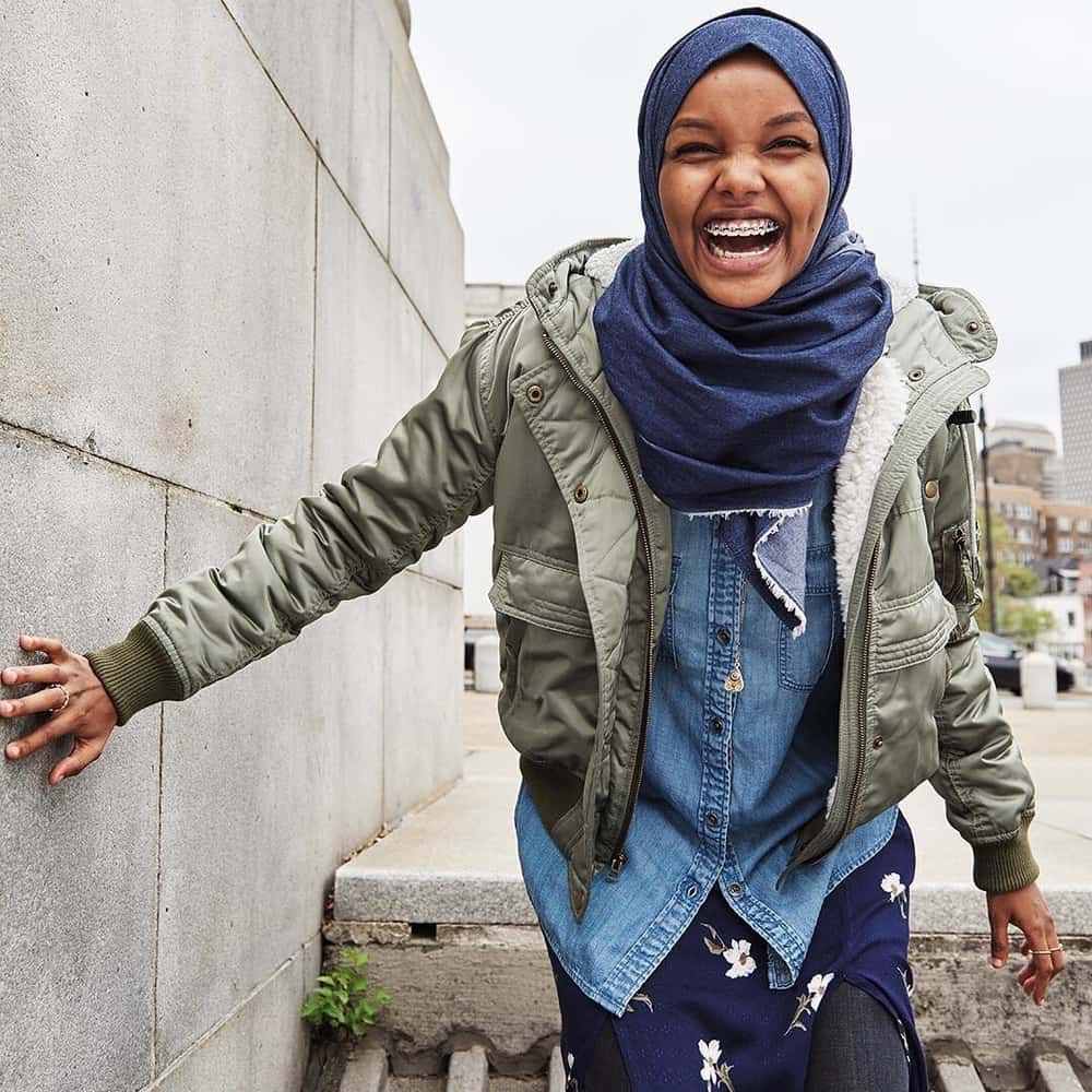 American Eagle Outfitters Hadirkan Hijab Denim