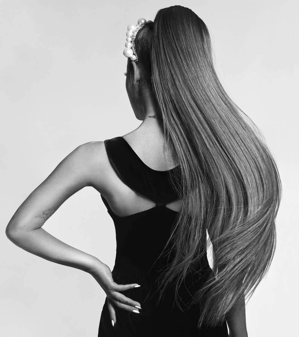 Ariana Grande Menjadi Wajah Baru Givenchy