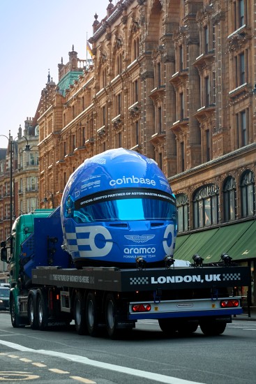 Kolaborasi Coinbase dan Aston Martin Aramco Formula One™
