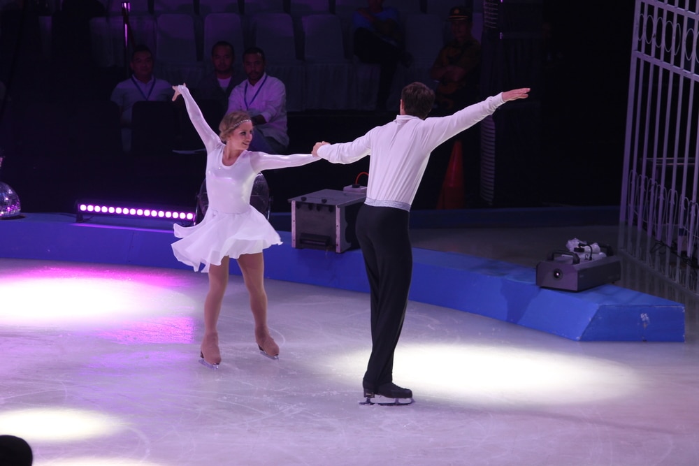 Atraksi Sirkus Mengesankan di 'Cirque De Soul on Ice'