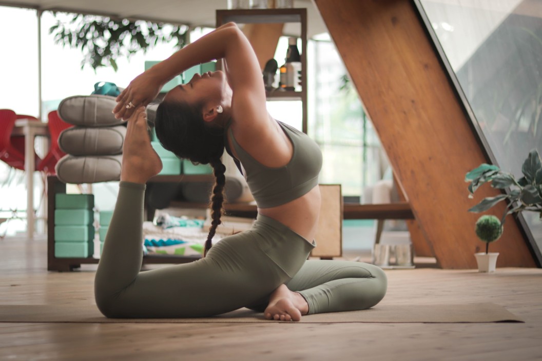 Coba 7 Gerakan Yoga Untuk Pemula Yang Wajib Dipelajari