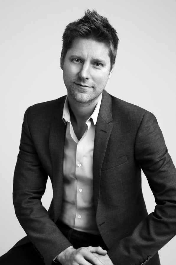 Breaking! Christopher Bailey Tinggalkan Burberry